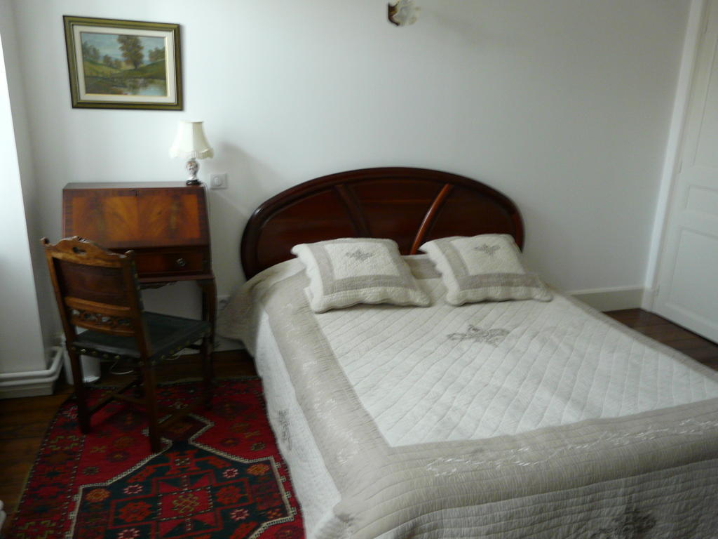 Bed and Breakfast La Promenade Mussy-sur-Seine Habitación foto